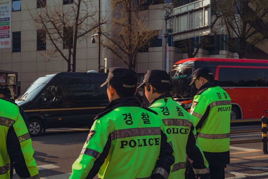 아동학대 신고와 보호 체계의 허점을 다룬 자료 이미지