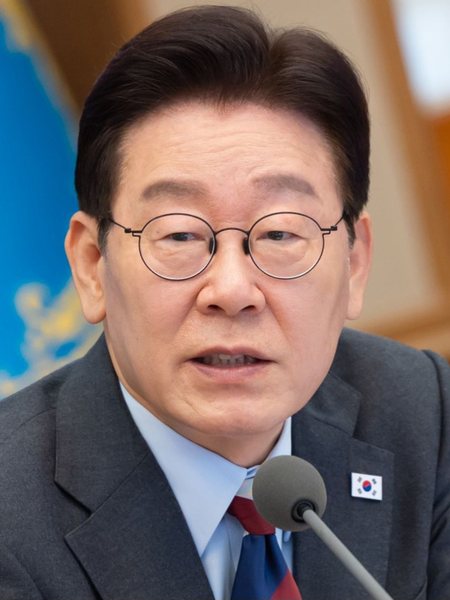 경찰이 실종자 사건 기록 조작 의혹으로 대규모 재조사에 나섰습니다.