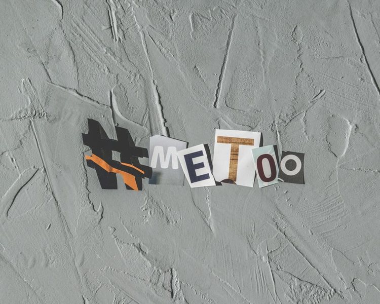 K팝 팬덤 내 온라인 괴롭힘 문제가 해외 언론의 주목을 받고 있어요