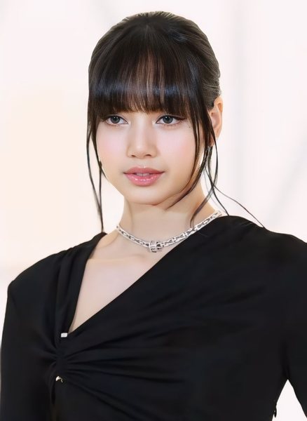 블랙핑크 리사가 공식 행사에 참석한 모습